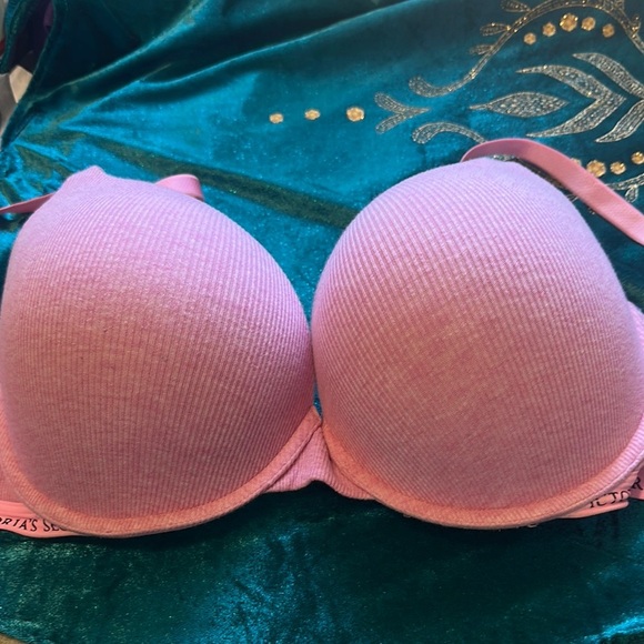 Victoria's Secret Pink Molded Cup Bra - Picture 1 of 6
